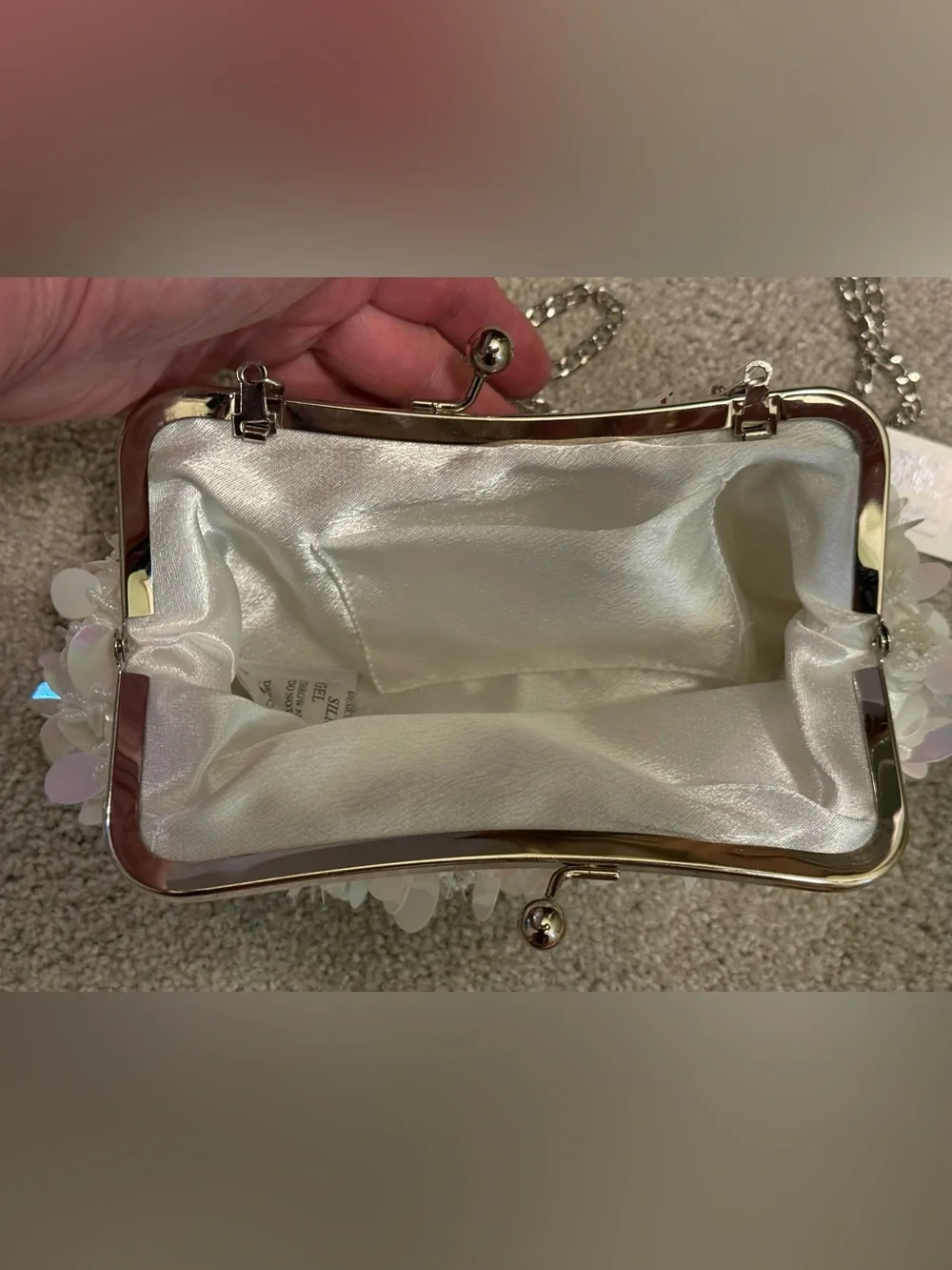Prezzo Iridescent White Sequins & Beads Kiss-lock Clutch Crossbody Silver Chain